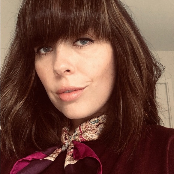 Meet your Posher, Beth - Picture 1 of 1